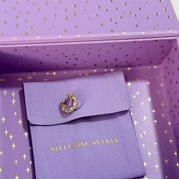 NWT Melinda Maria “Oh She Fancy" Ear Cuff
18K Gold White Diamondettes Retail $52 - Picture 5 of 6